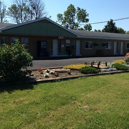 Tay Motel Waubaushene Esterno foto